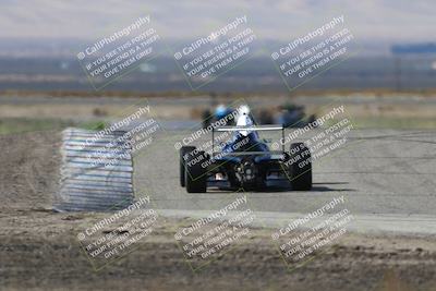 media/Oct-26-2025-CalClub SCCA (Sun) [[8ce1e69566]]/Group 3/Grapevine/